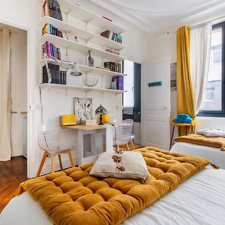 Amazing In With Kitchen Apartment